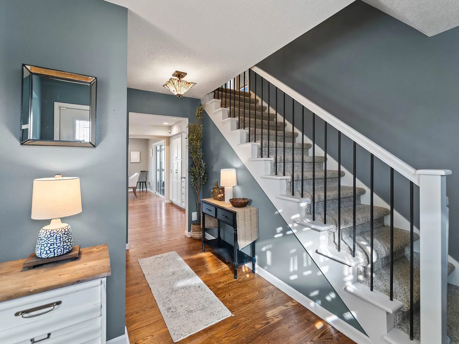 5 bed, 2568 sqft, $3,750 — Photo 4