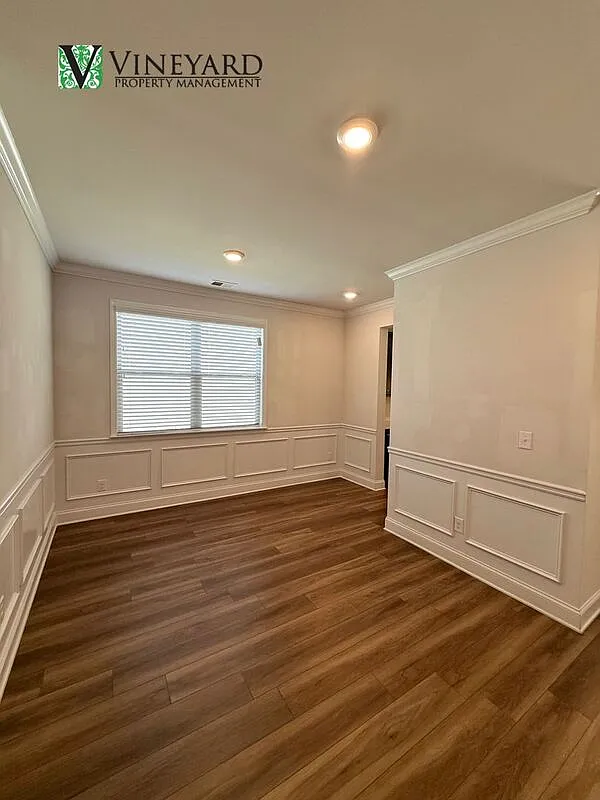 5 bed, 3.0 bath, 2802 sqft, $2,450 — Photo 4