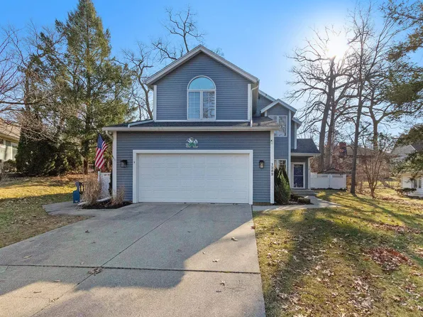 1252 Black Oak Dr, South Bend, IN 46617