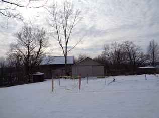 1027 Litchfield Rd, Quincy, MI 49082