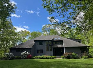 26 Walker Ln, Weston, CT 06883