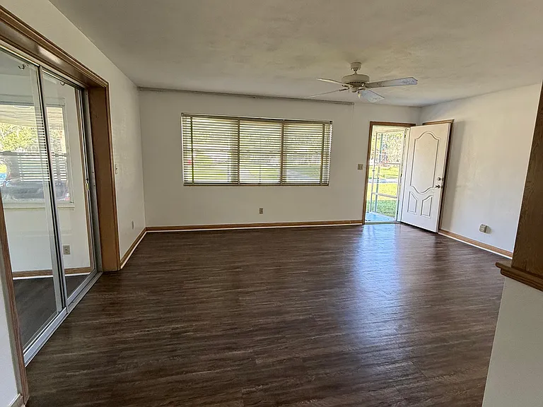 5012 Perrine Dr — Photo 23