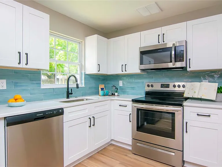 3708 W Tyson Ave — Photo 14