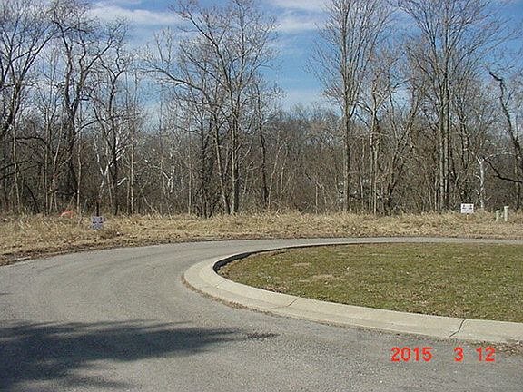 5th image of 01 Kensington Dr