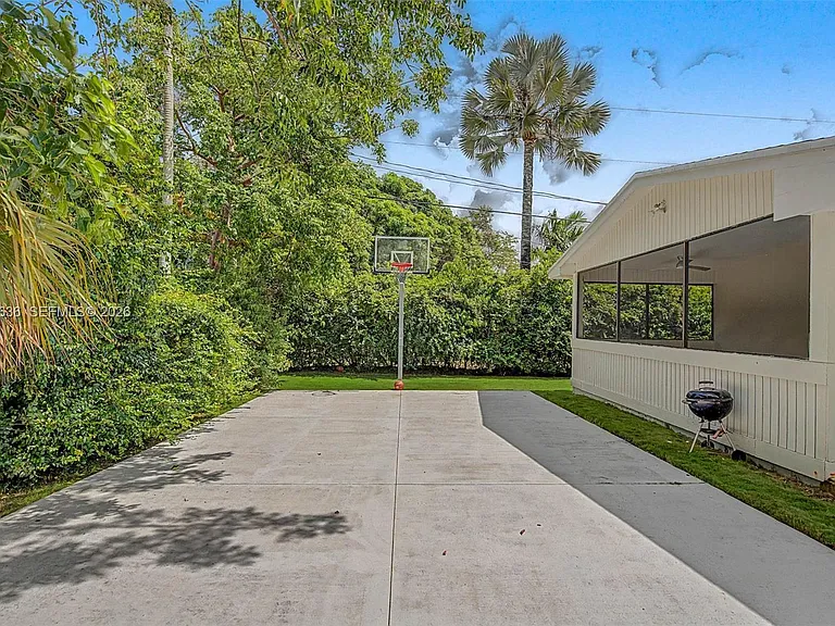 15540 SW 82nd Ct — Photo 32