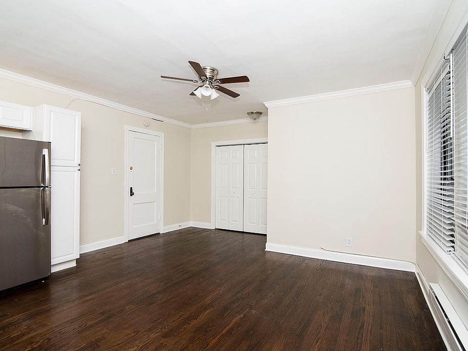 1st image of 3343-3345 N Marshfield Ave #403