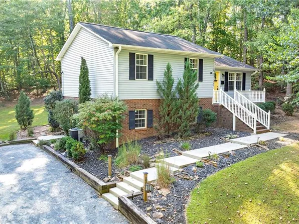 1564 Walker Rd, Asheboro, NC 27205