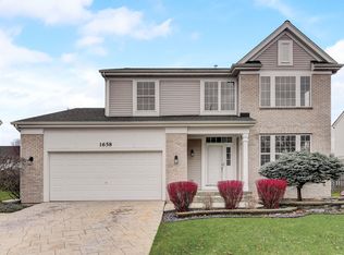 1658 Rosehall Ln, Elgin, IL 60123
