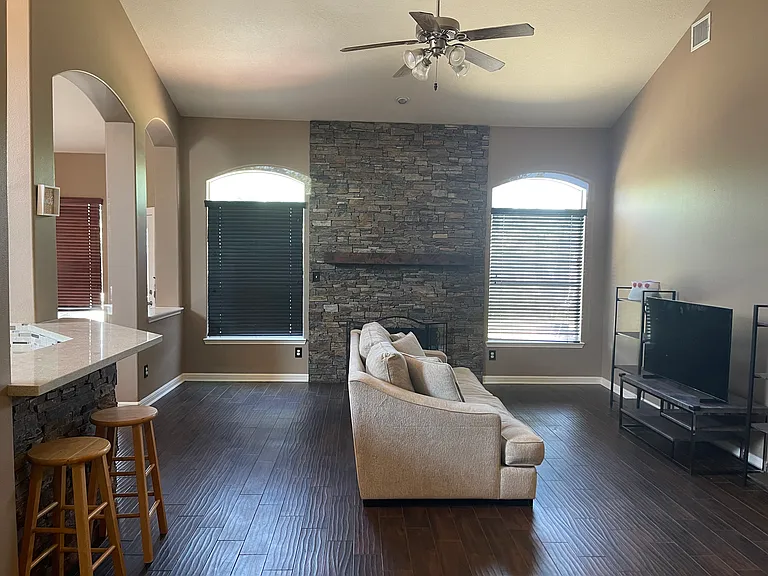10927 Barker Grove Ln — Photo 6
