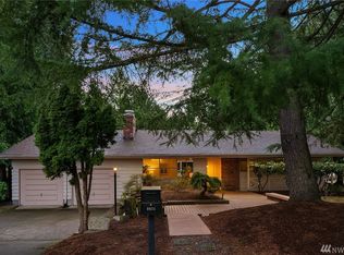 9025 SE 48th St, Mercer Island, WA 98040