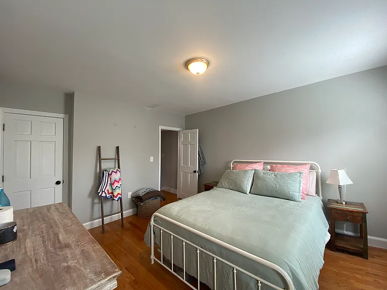 211 London St #1 — Photo 18