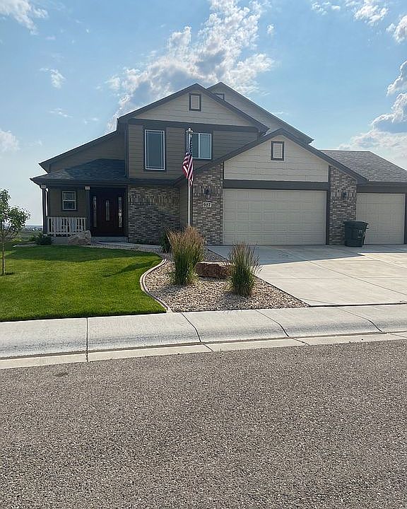 1st image of 927 Eagle Dr
