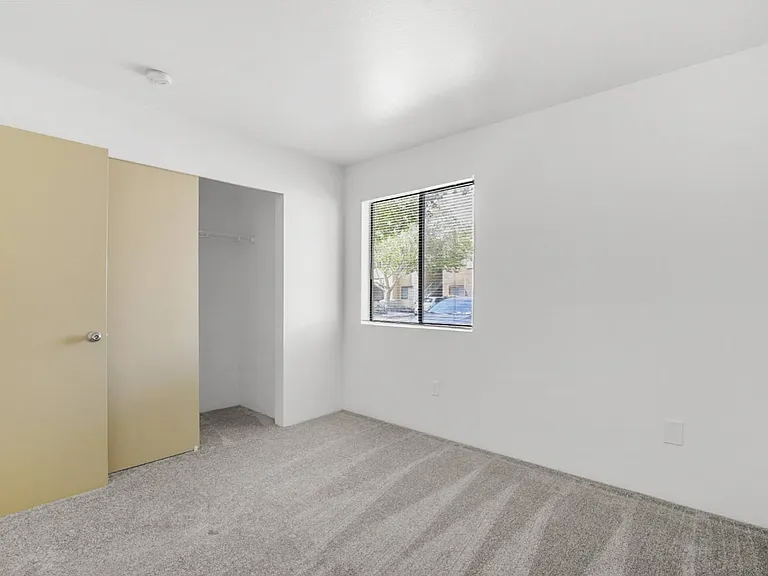 Manzano Mesa — Photo 15