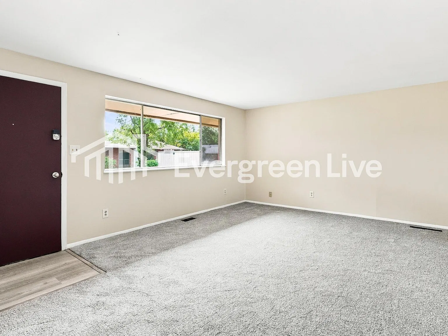 3 bed, 2.0 bath, 1068 sqft, $1,745 — Photo 3