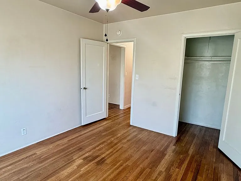935 W Oak St — Photo 10