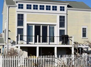 2 Front St, Stonington, CT 06378