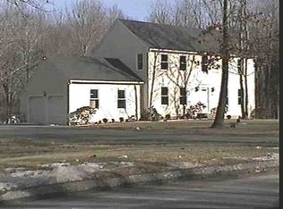 6 Gonch Farm Rd, Ledyard, CT 06339