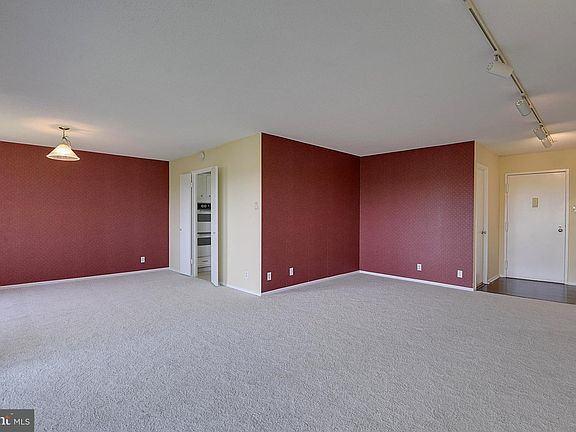 2nd image of 205 Yoakum Parkway #1118