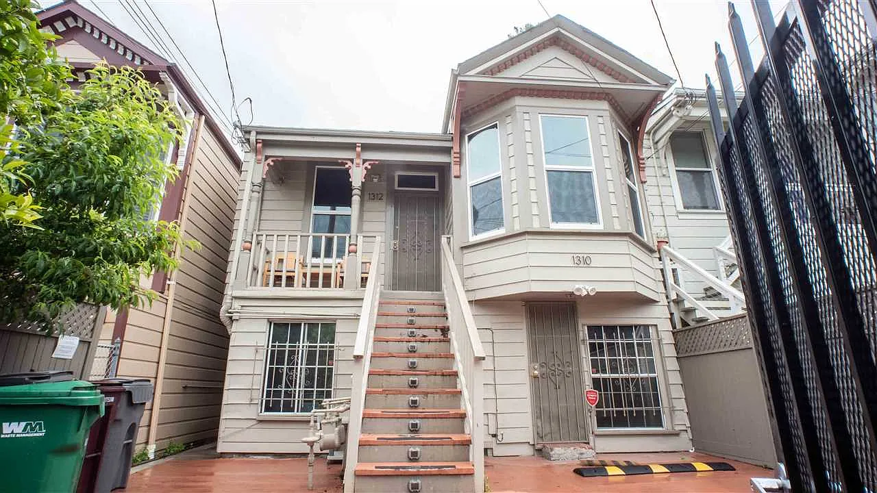 1310 Campbell St photo 1