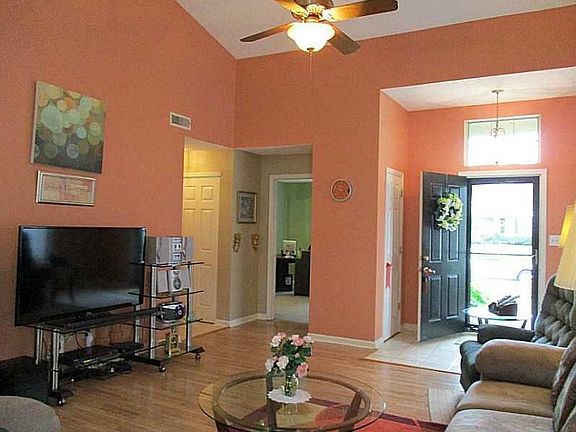 Great Room. Nice Foyer with Closet