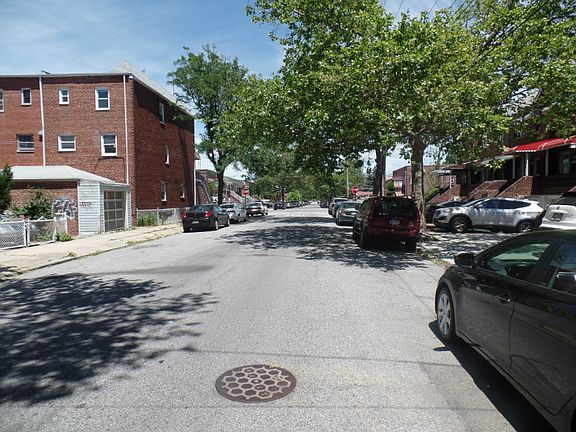 4th image of 1917 E 52nd St