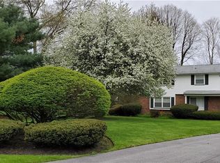 10 Pine Tree Trl, Rush, NY 14543