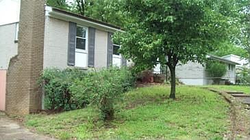 2nd image of 2040 Lintwood Dr