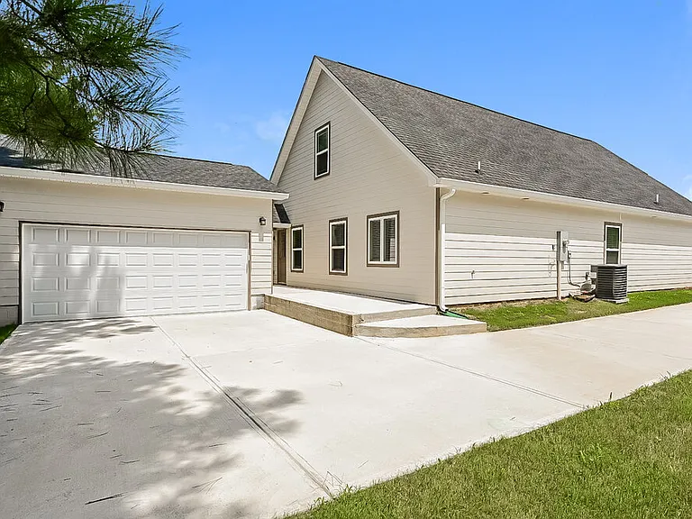 127 Hunts Mill Cir — Photo 17