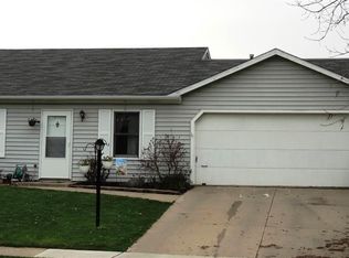 217 N Granada Dr, Kendallville, IN