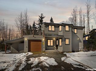 215 Mount Hood Dr, Girdwood, AK 99587