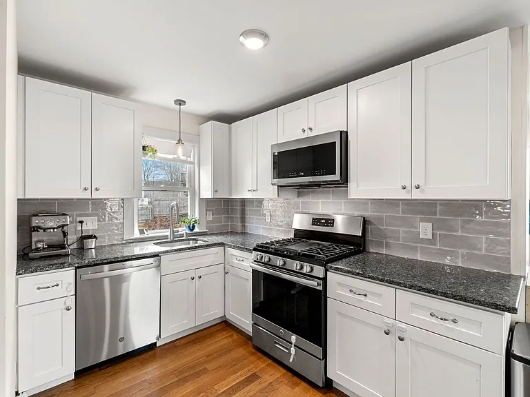 5 Lafayette Rd #2 — Photo 2