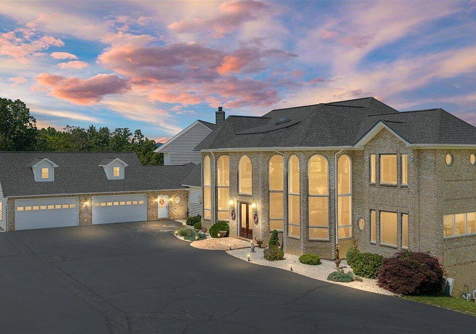 1st image of 368 Ridge Hollow Rd