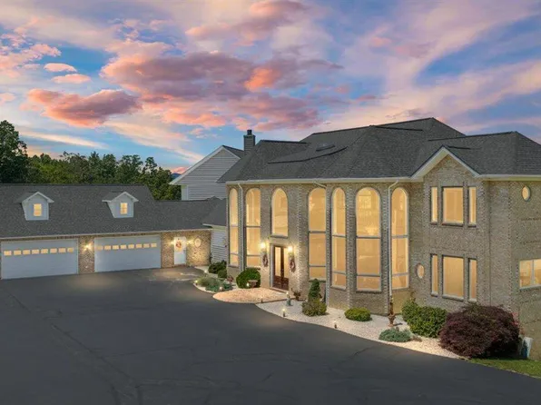 368 Ridge Hollow Rd, Edinburg, VA 22824