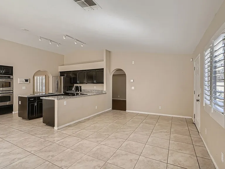 2224 Bear Valley St — Photo 3