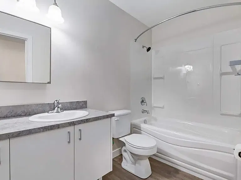 331 N Broad St — Photo 15