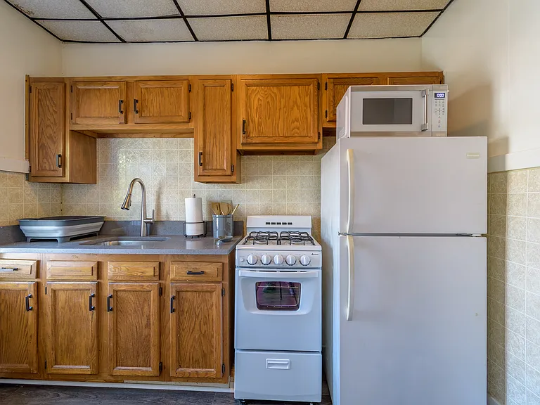 2 Irvington Rd #8 — Photo 5