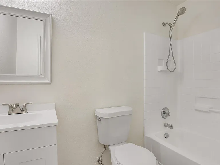 4816 Waterford Dr — Photo 13