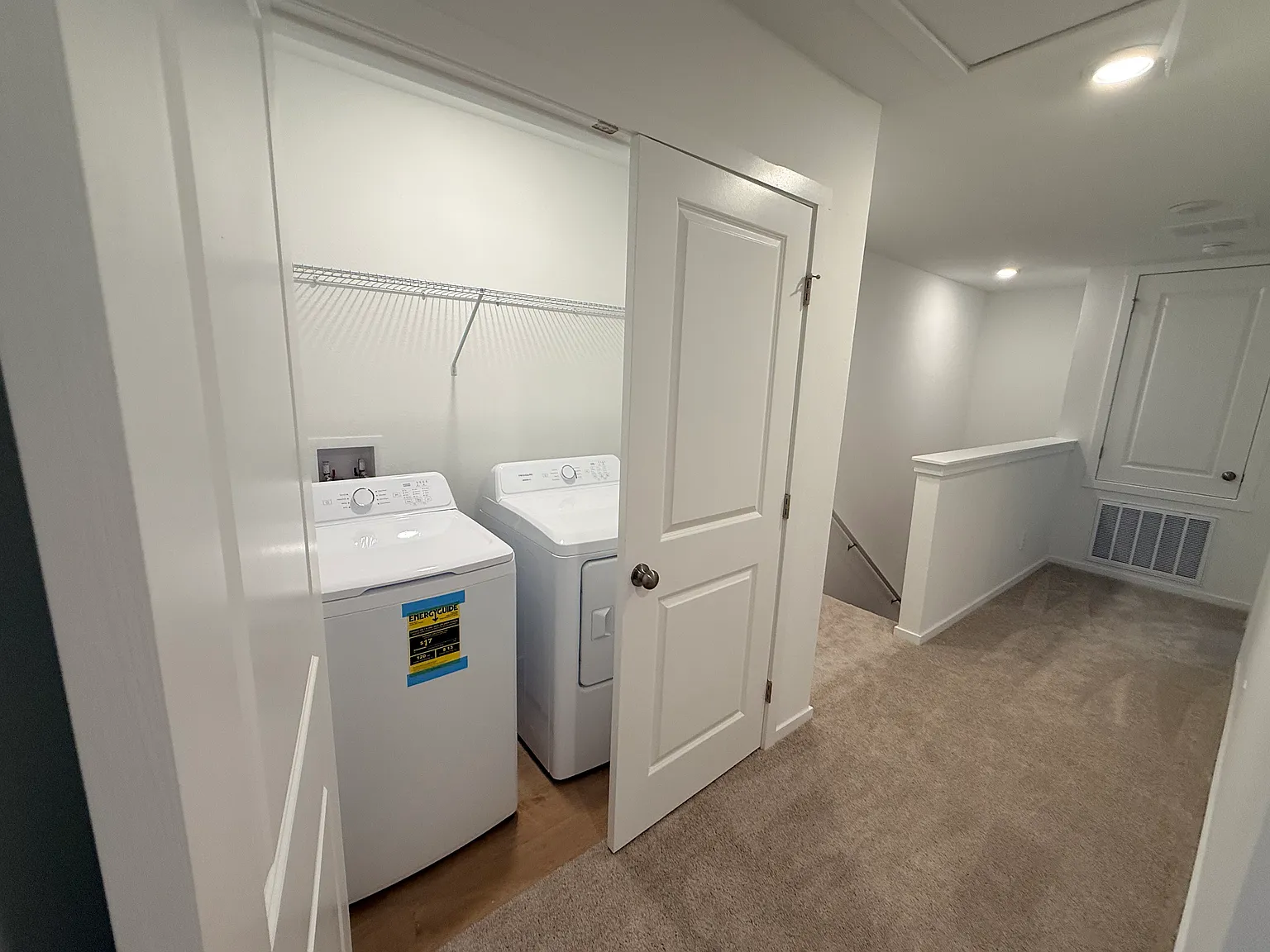 3 bed, 2.5 bath, 1423 sqft, $2,150 — Photo 3