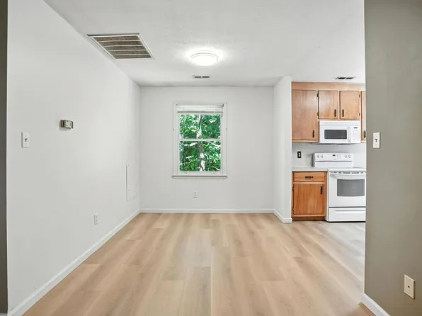 1 Bedroom 1 Bath Apartment, 15487 W James Anderson Hwy #E, Buckingham, VA 23921