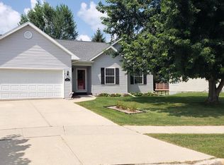 930 Badger Ct, Columbus, WI 53925