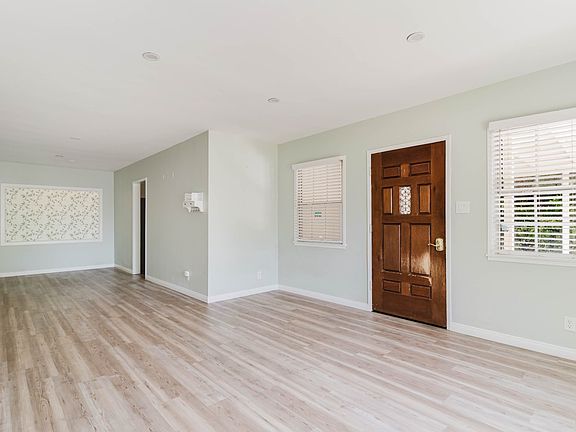 3rd image of 9652 Rincon Ave