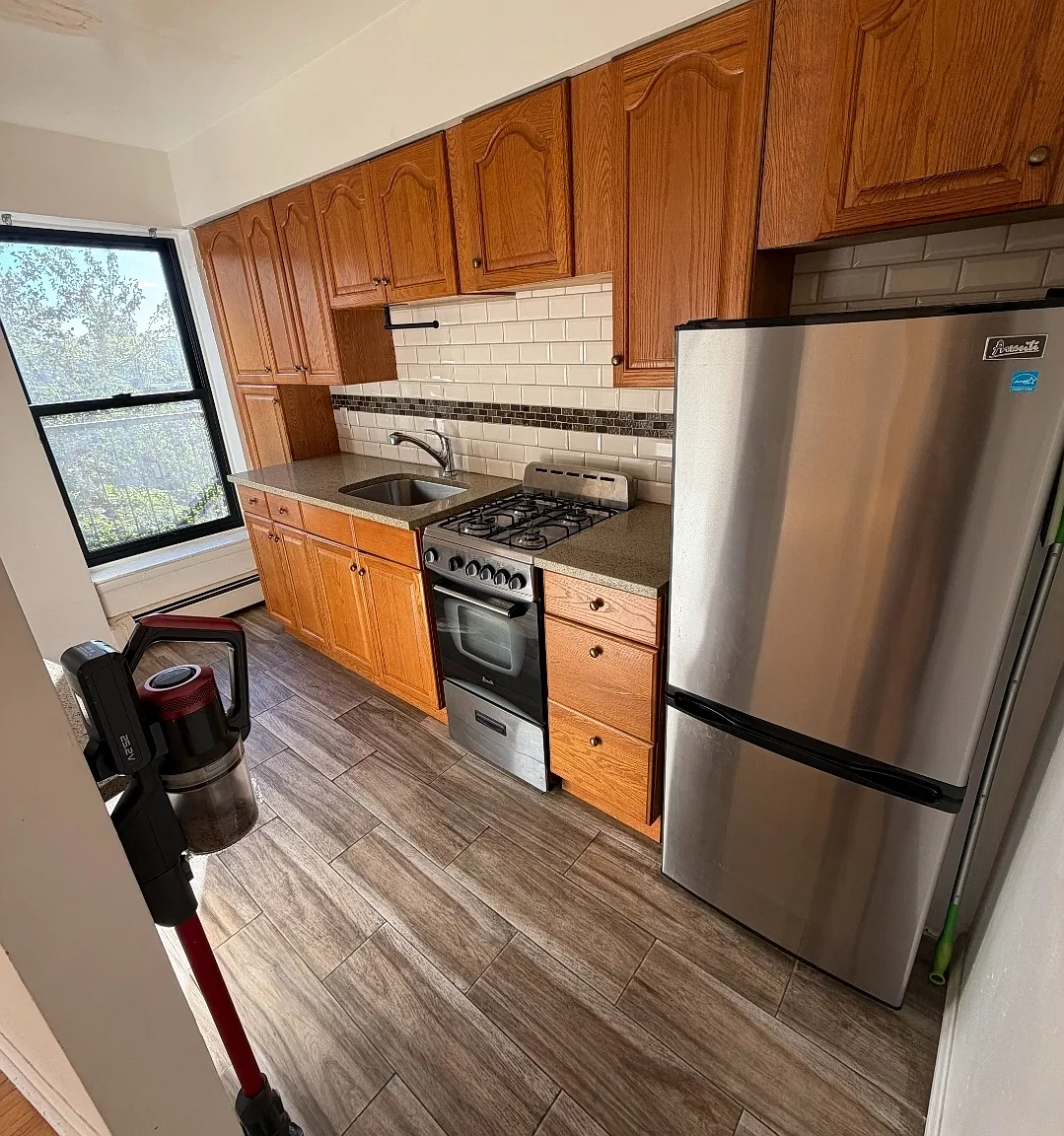 1 bed, 700 sqft, $2,000 — Photo 3