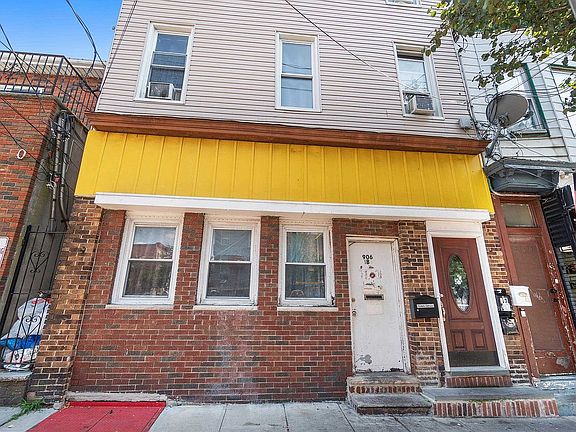 2nd image of 906 New York Ave