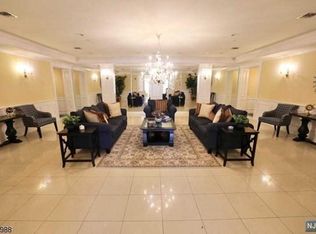 6204 Harcourt Rd #531, Clifton, NJ 07013