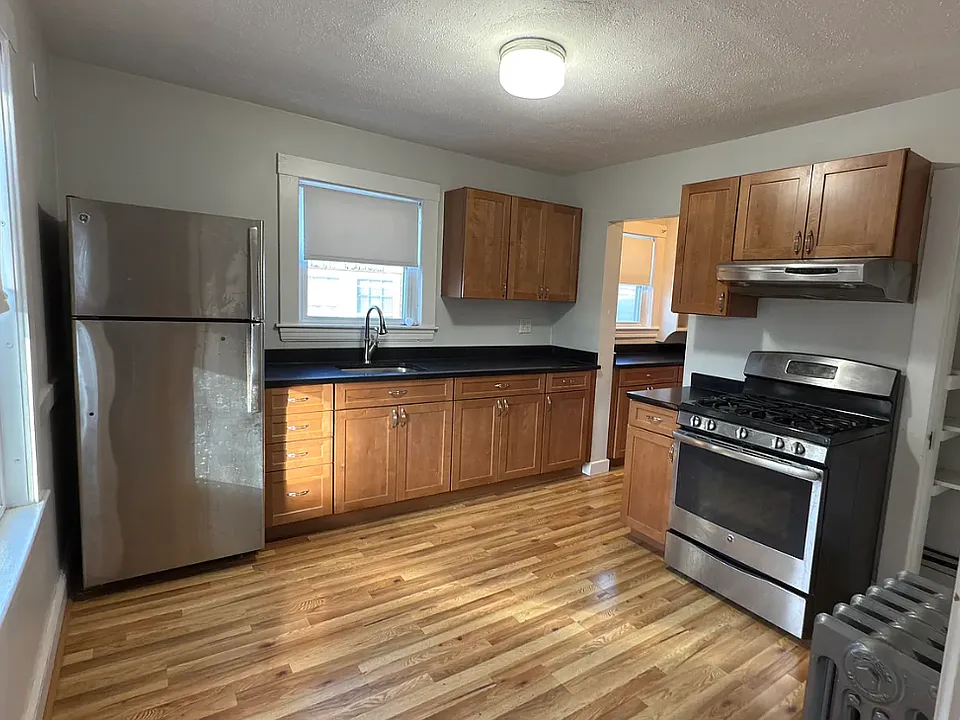 88 Beechcroft St #2B