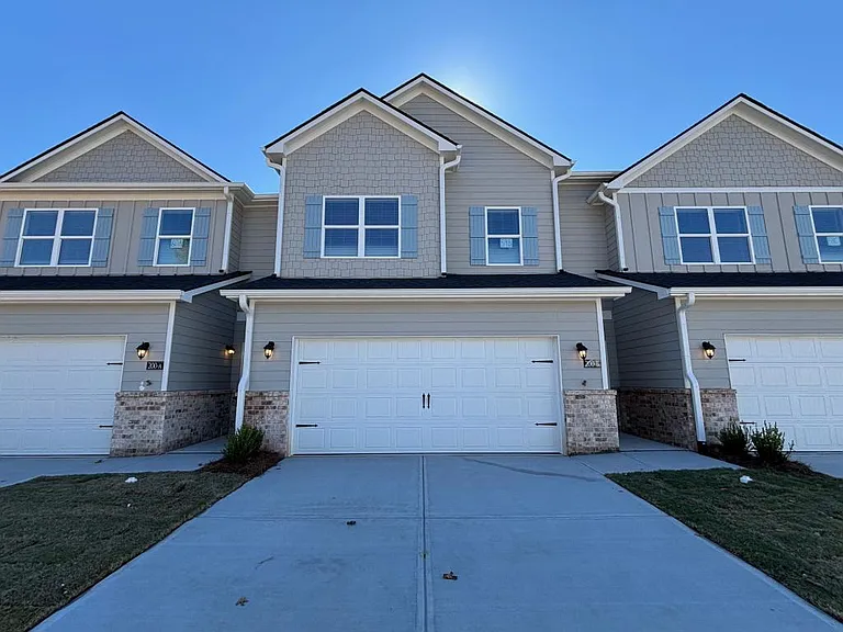 200 Harvest Ridge Ln #B — Photo 1