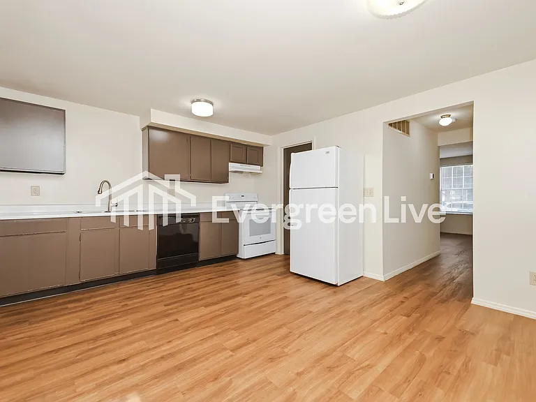 8067 Mount Aetna St — Photo 7