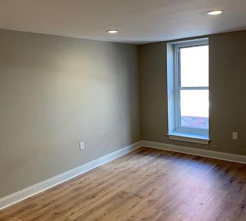 5th image of 2311 Spruce St #306