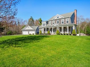 23 Round Farm Rd, Rehoboth, MA 02769