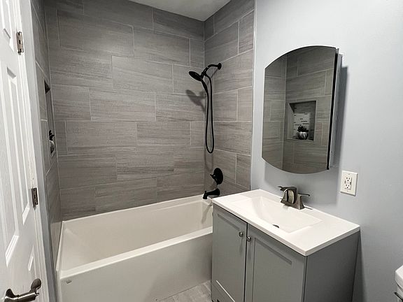 5th image of 8203 Buhman Ave #1